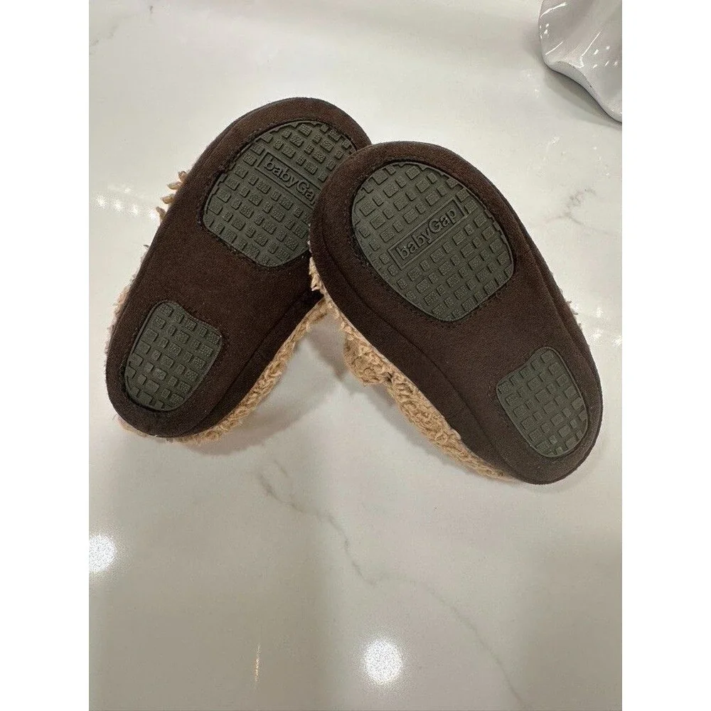 Baby Gap Cozy Bear slippers-Unisex size Medium 7/8